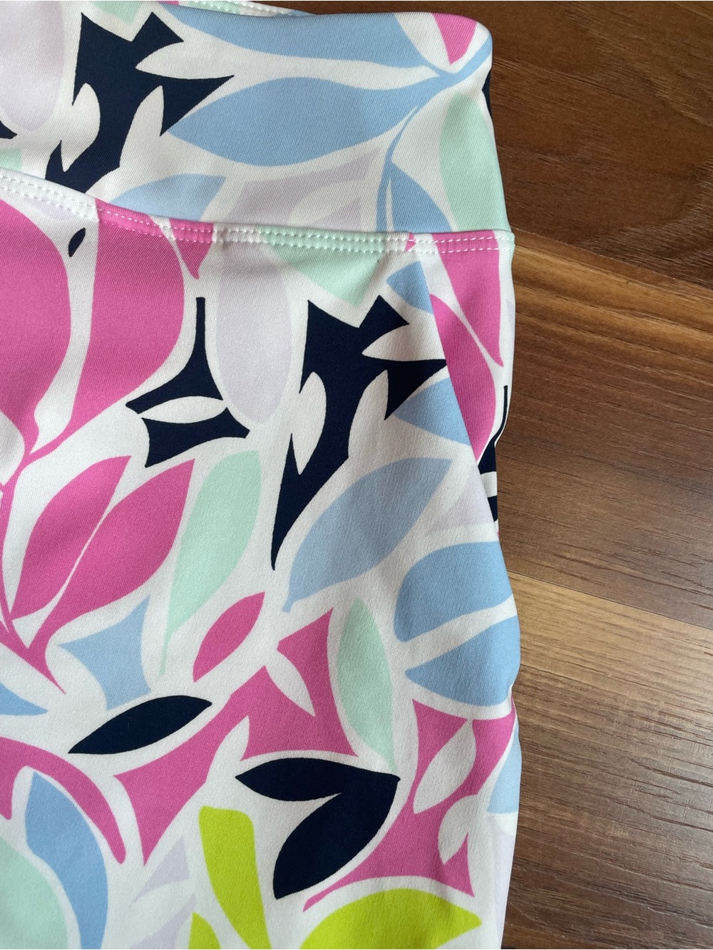 Tommy Bahama Golf Floral Print Skort Skirt Pastel Pink Blue Green Size Medium - Picture 2 of 7